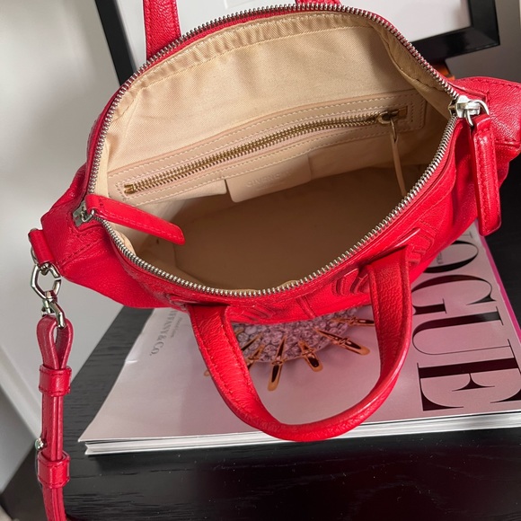 Vintage Authentic Givency small crossbody - Picture 8 of 15